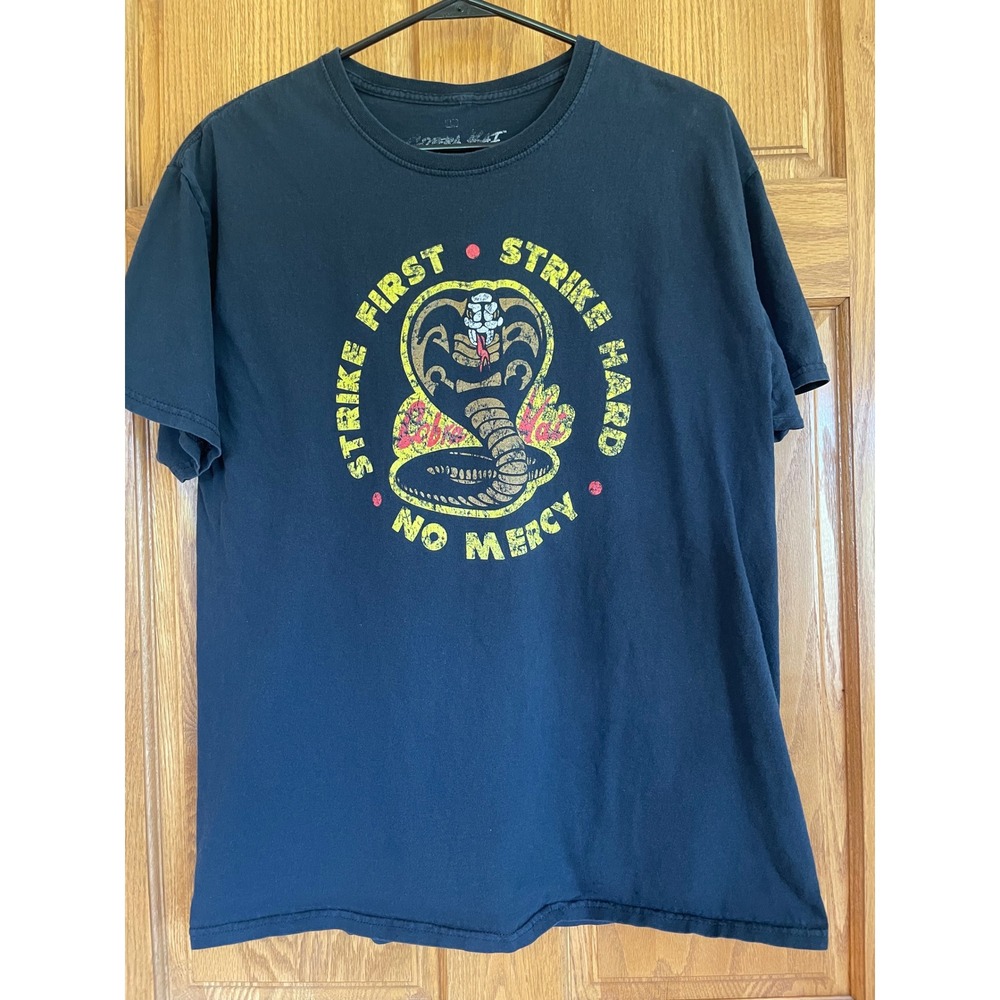 Cobra Kai T-Shirt Mens Large Black Excellent Strike First No Mercy Graphic Tee